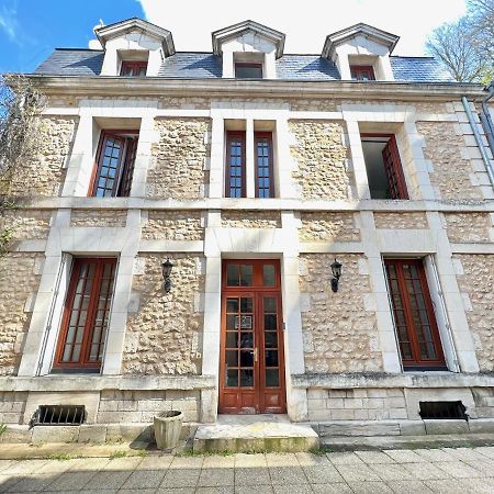 Le Descartes, A 50M De La Gare Fibre/Tv Connecte Apartment Поатие Екстериор снимка