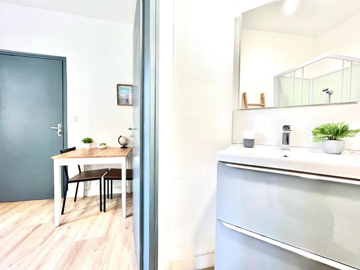 Le Descartes, A 50M De La Gare Fibre/Tv Connecte Apartment Поатие Екстериор снимка